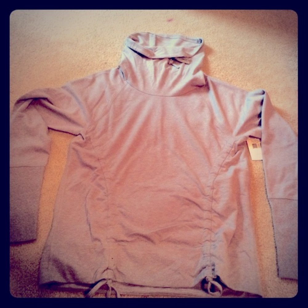 NWT Lucy Lean & Mean Pullover in gray